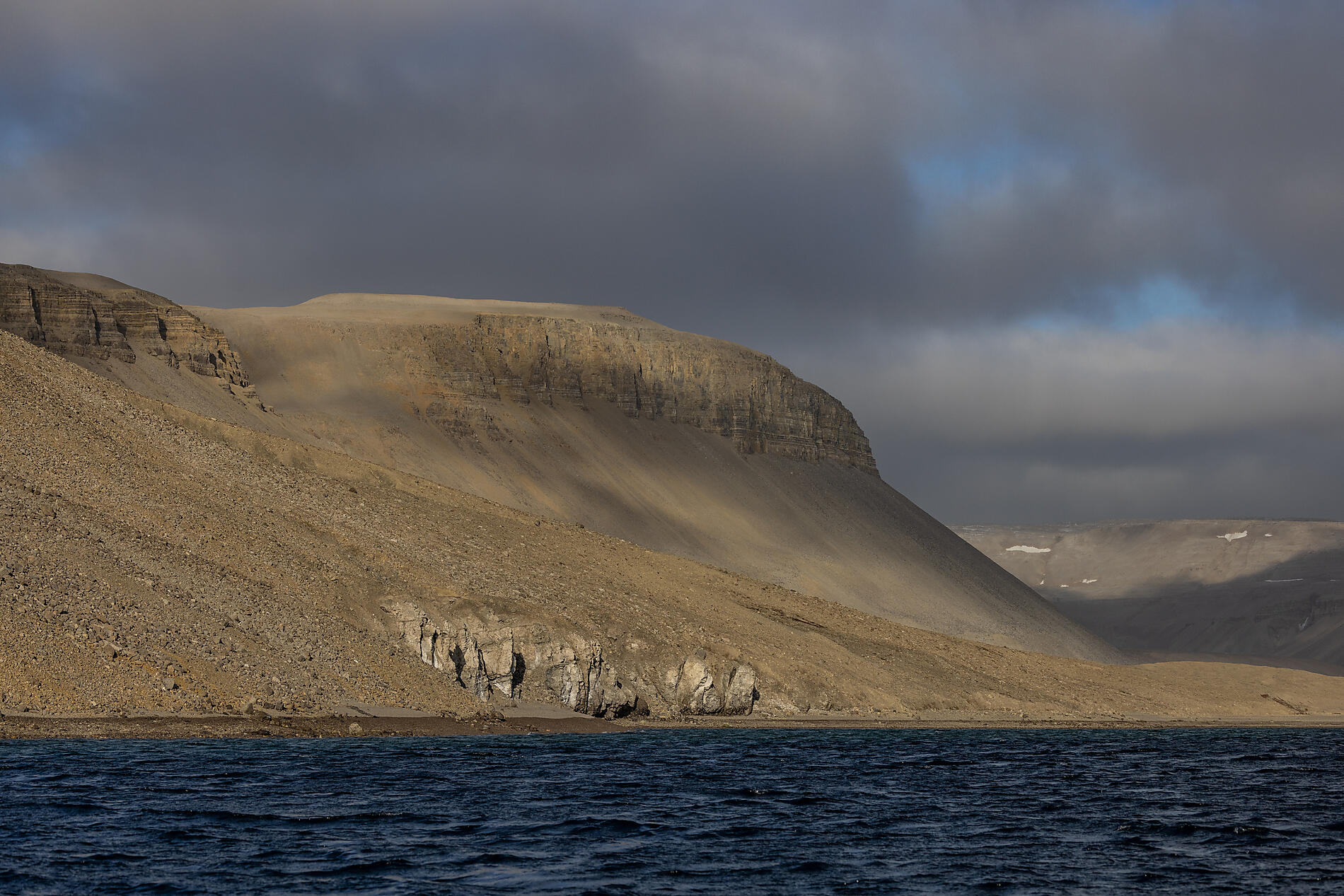 61_RN025-O070922_Devon-Island-NW-Passage©PONANT-Photo-Ambassador-Sue Flood (1).jpg